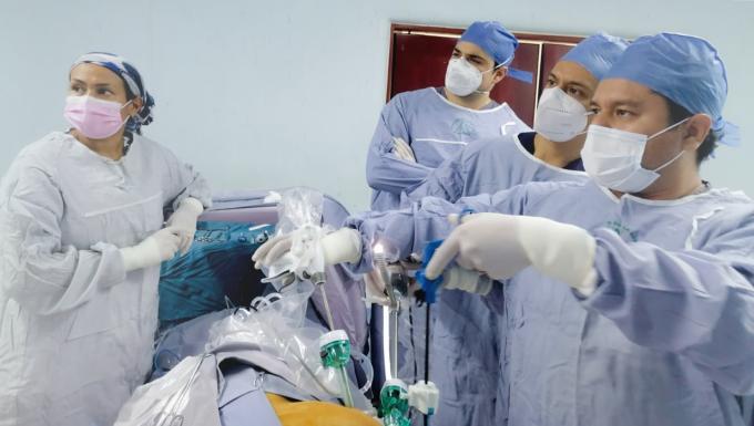 Class II Single Use Disposable Bladed Trocar Laparoscopic Instrument 0