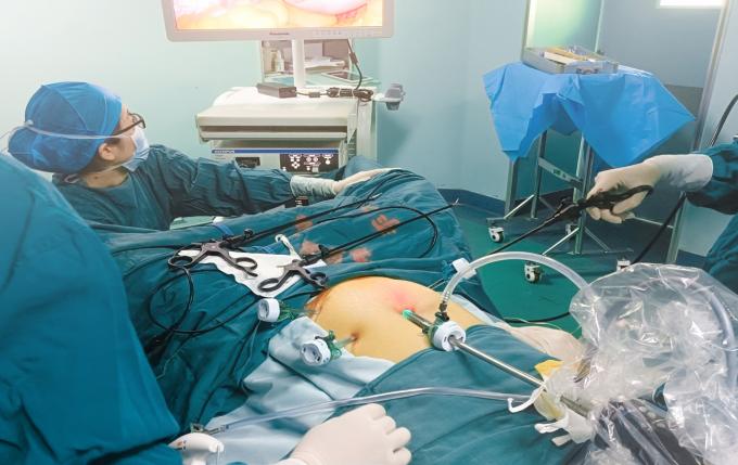 Class II Single Use Disposable Bladed Trocar Laparoscopic Instrument 1